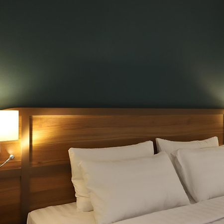Lanura Apartments And Hotel Ho Chi Minh City Exterior photo