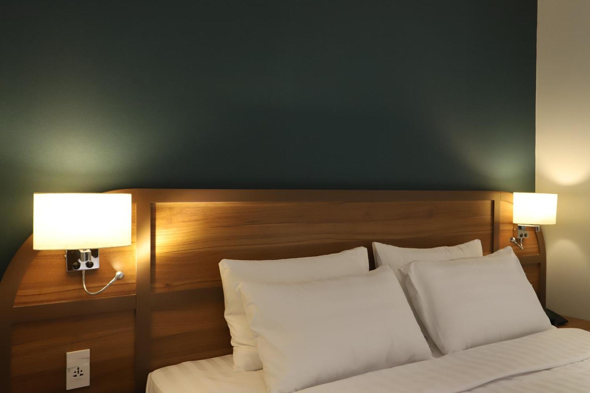 Lanura Apartments And Hotel Ho Chi Minh City Exterior photo